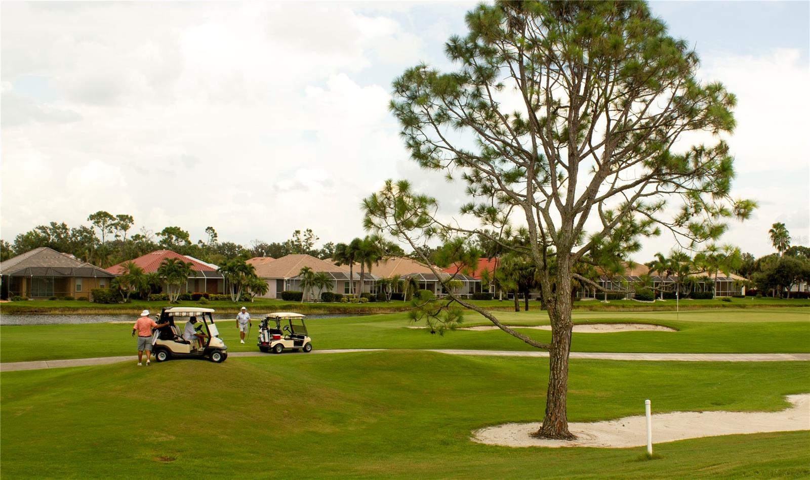 PELICAN POINTE GOLF & COUNTRY CLUB - Residential