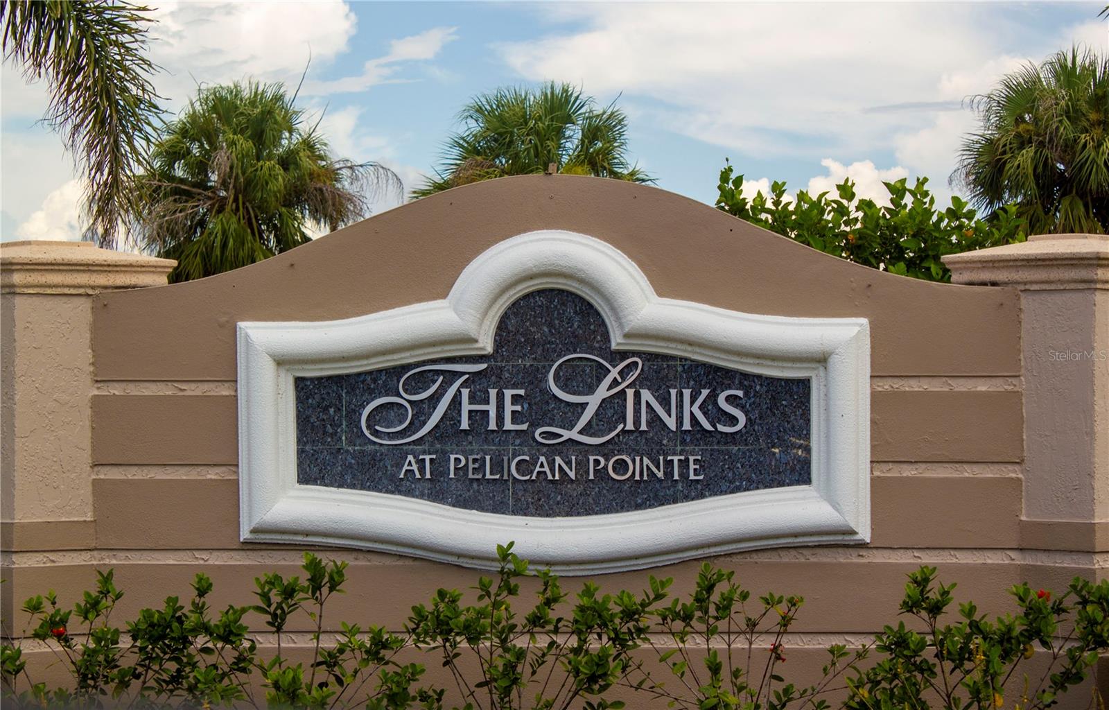 PELICAN POINTE GOLF & COUNTRY CLUB - Residential