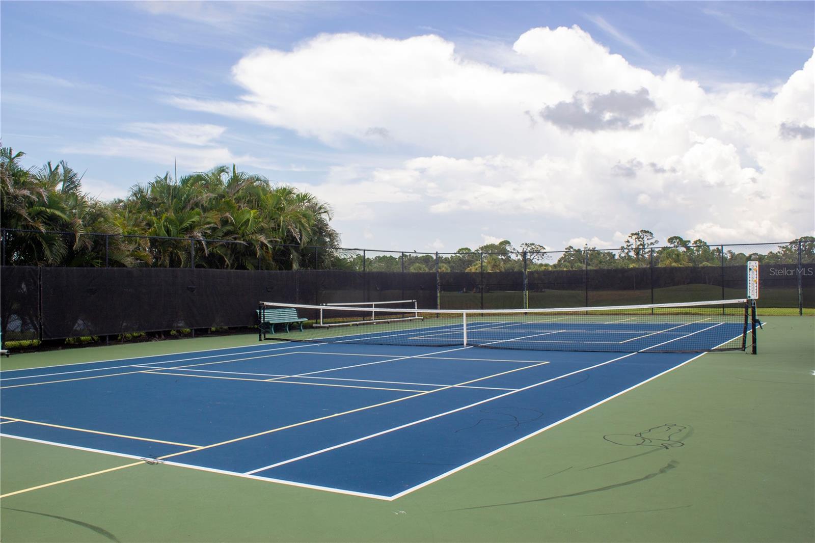 PELICAN POINTE GOLF & COUNTRY CLUB - Residential