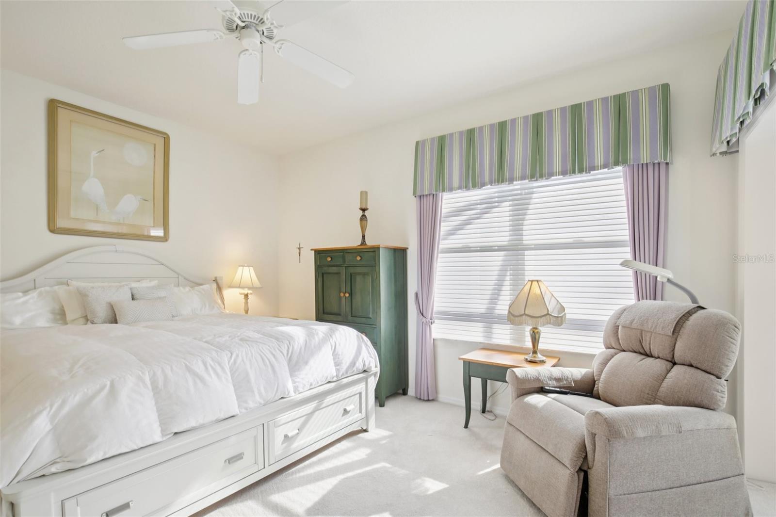 PELICAN POINTE GOLF & COUNTRY CLUB - Residential