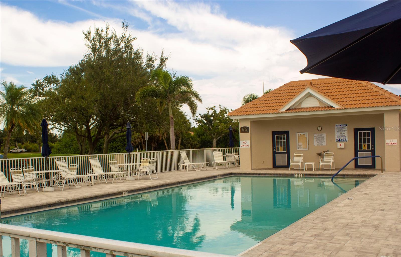 PELICAN POINTE GOLF & COUNTRY CLUB - Residential