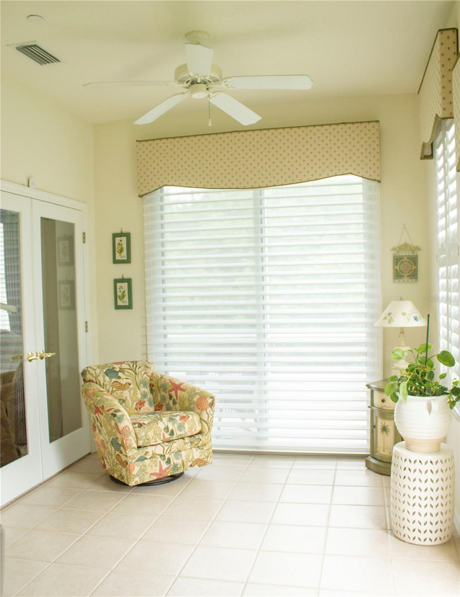 PELICAN POINTE GOLF & COUNTRY CLUB - Residential