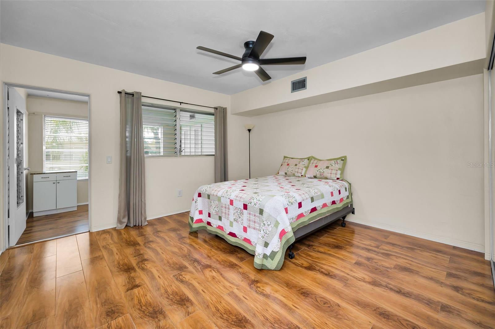 CLEARVIEW OAKS BLDG 16 - Residential