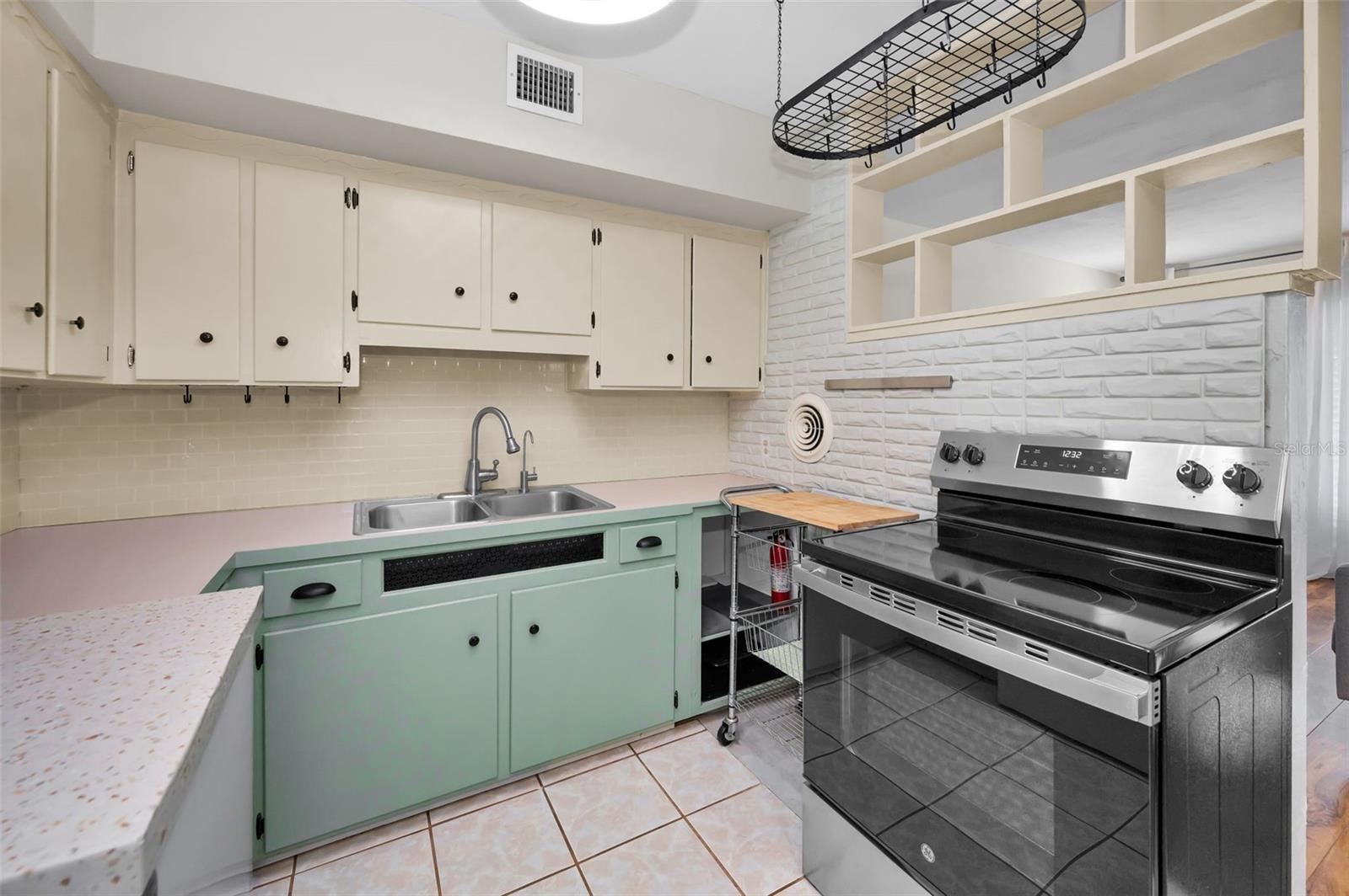 CLEARVIEW OAKS BLDG 16 - Residential