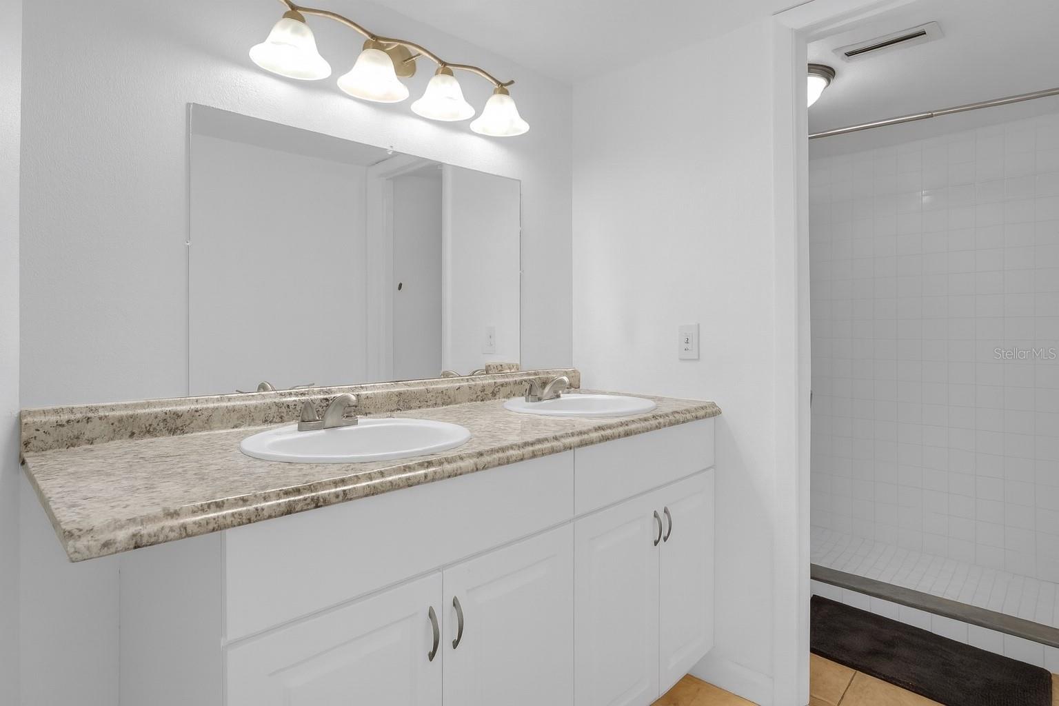 LEMON TREE CONDO SEC 01 - Residential Lease