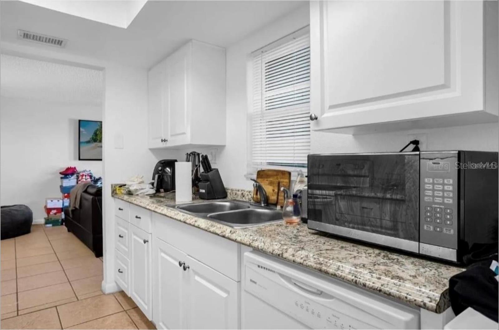 LEMON TREE CONDO SEC 01 - Residential Lease