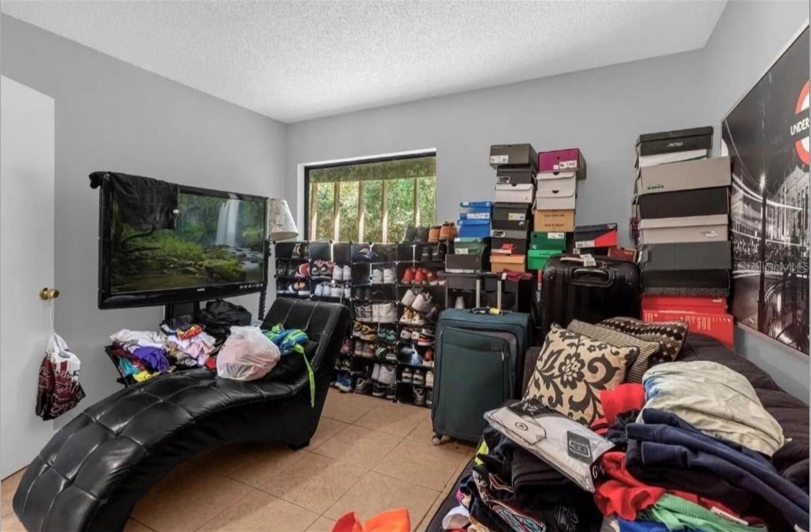 LEMON TREE CONDO SEC 01 - Residential Lease