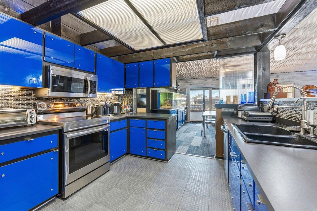 Photo of 10730 Drummond Road, Tampa, FL 33615 (MLS # TB8480959)