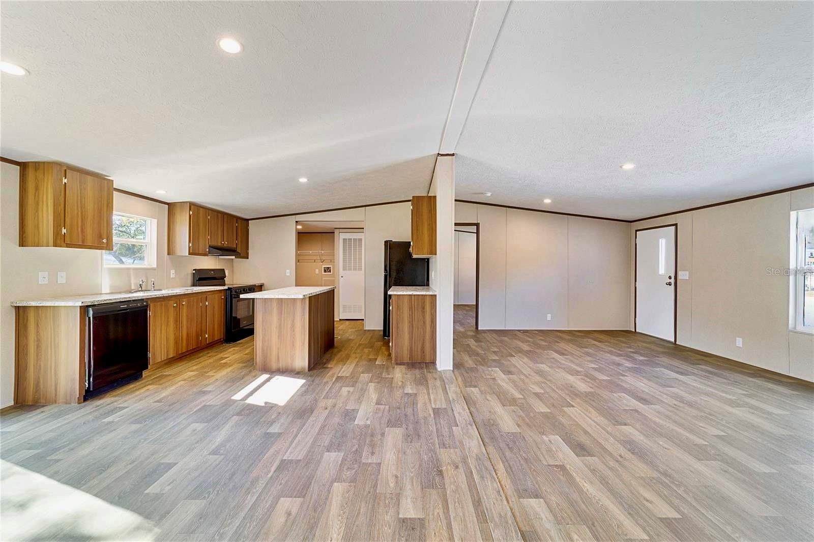 BLUE LAKE RIDGE - Residential