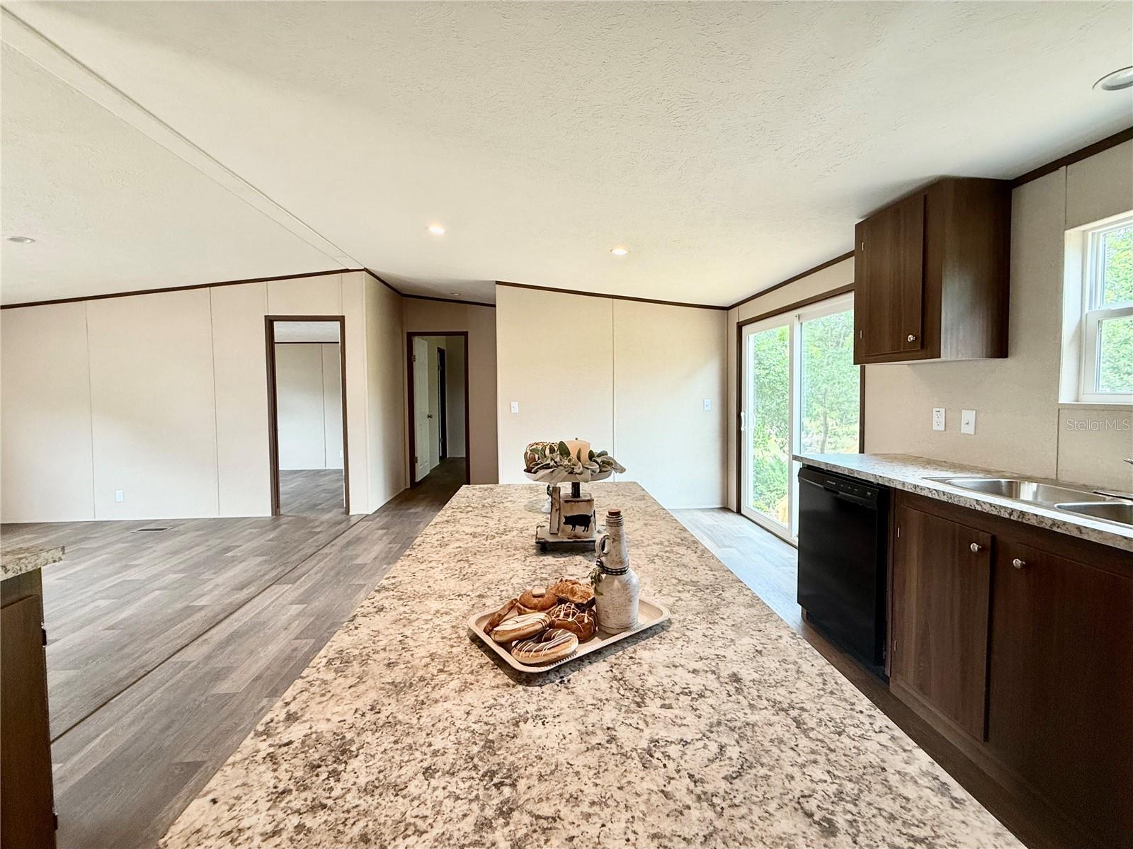 BLUE LAKE RIDGE - Residential