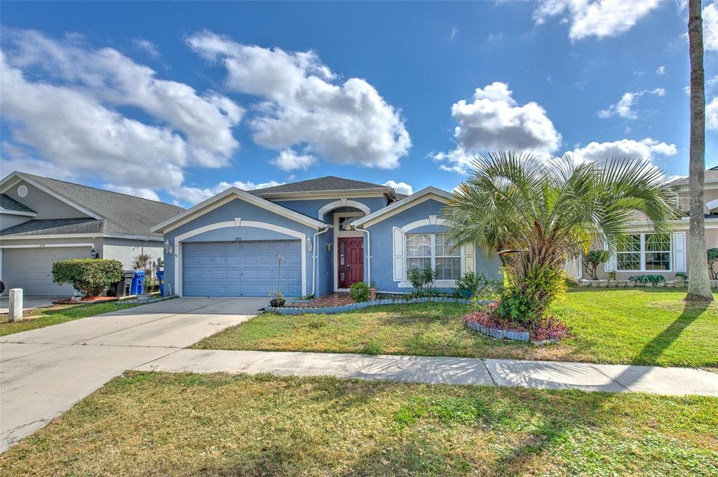 Photo of 2703 Breakwater Court, Brandon, FL 33511 (MLS # TB8473426)