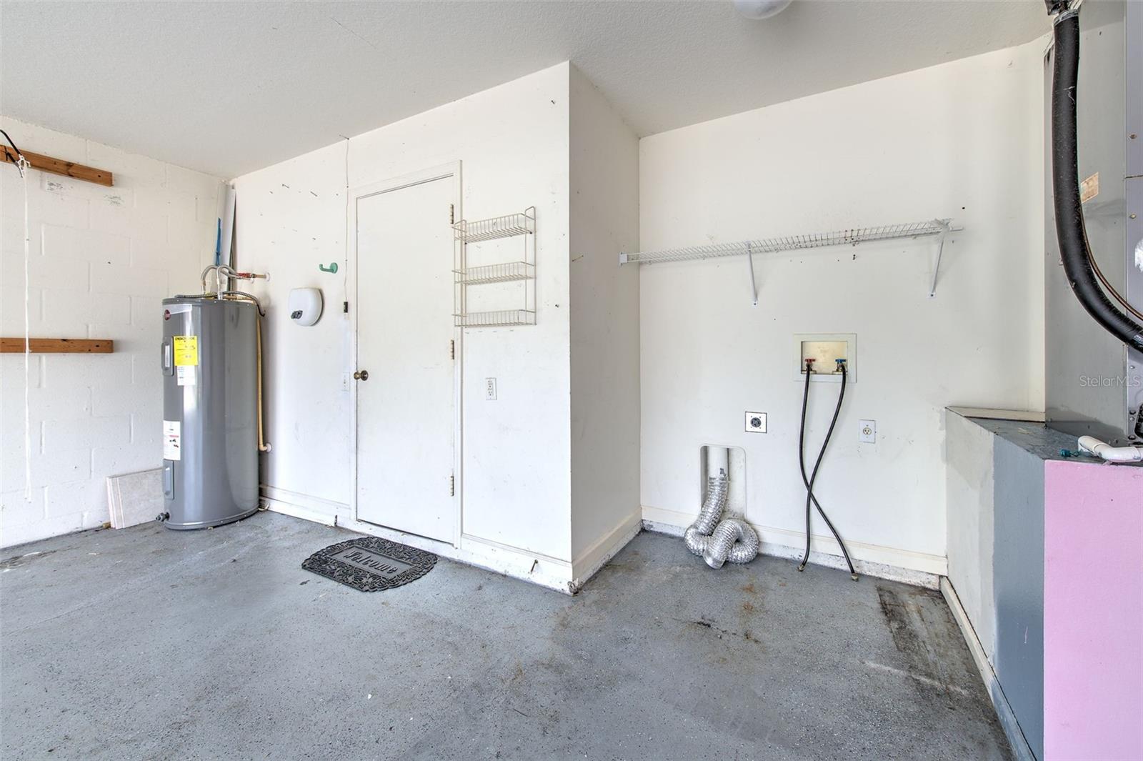 2703 BREAKWATER COURT