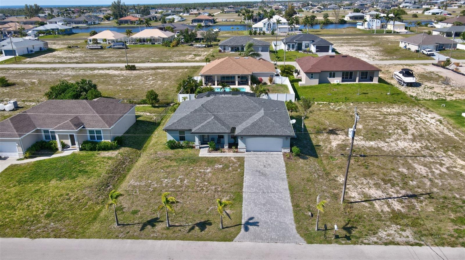 CAPE CORAL - Residential