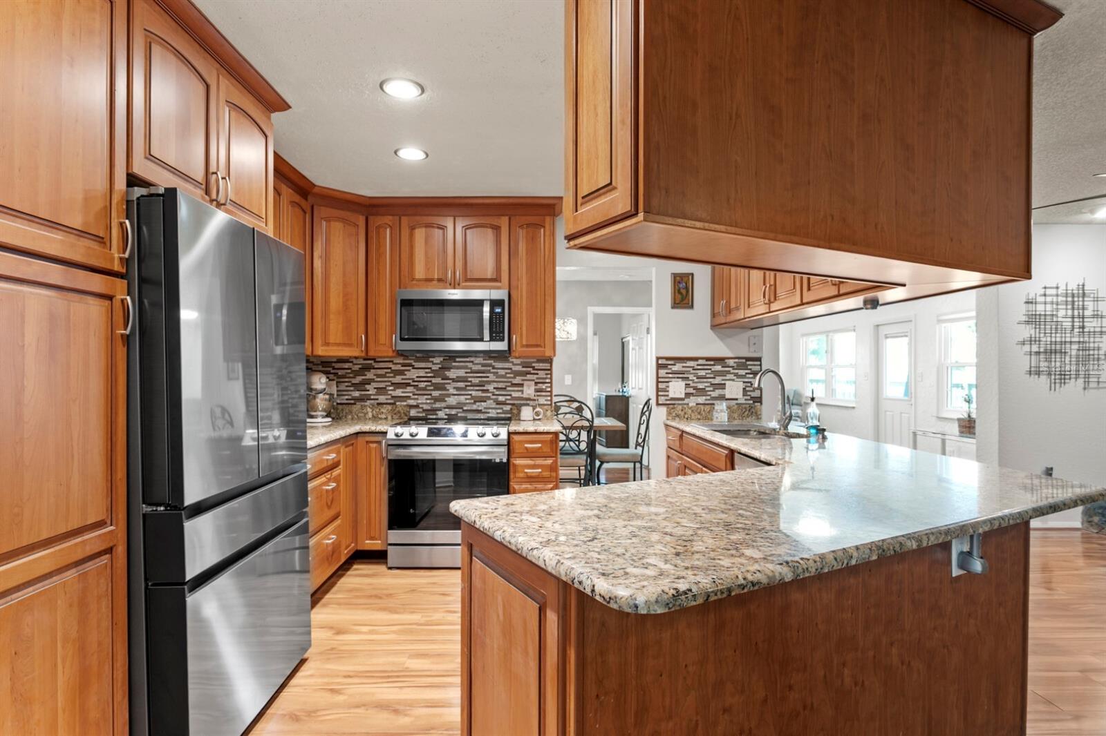 8645 PINETREE DRIVE W