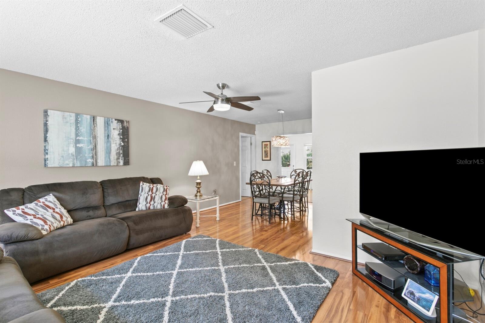 8645 PINETREE DRIVE W