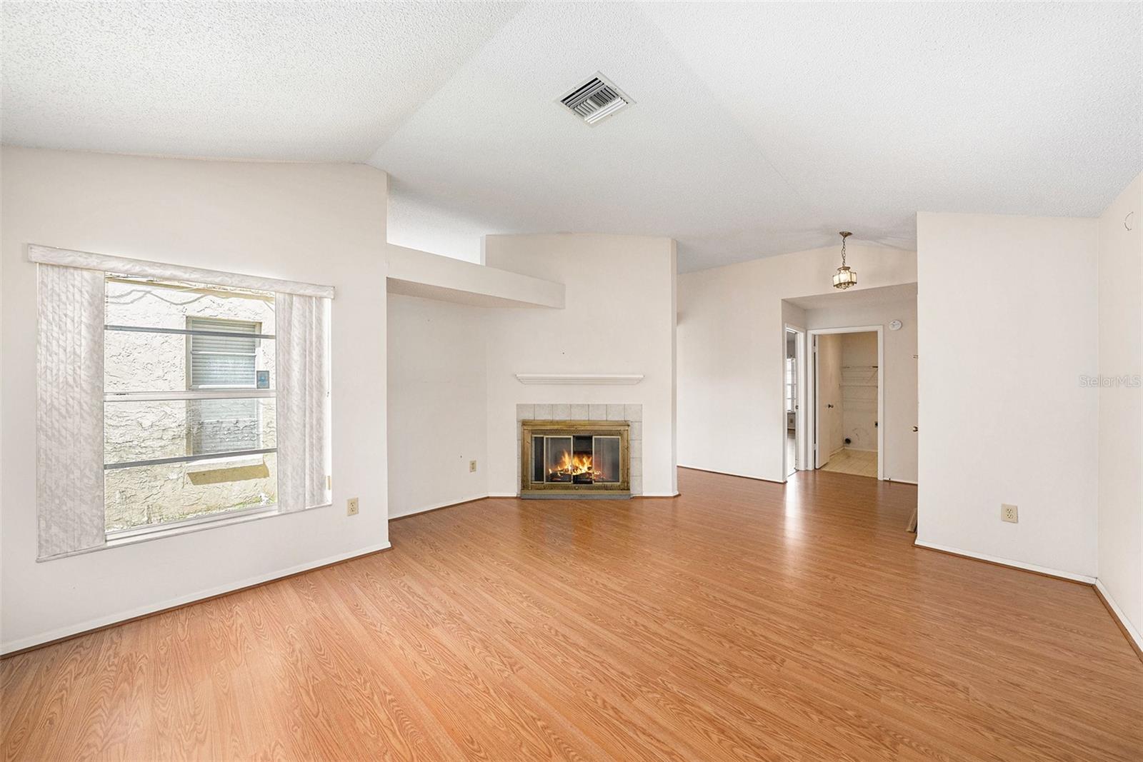 7112 HOLLOWELL DRIVE