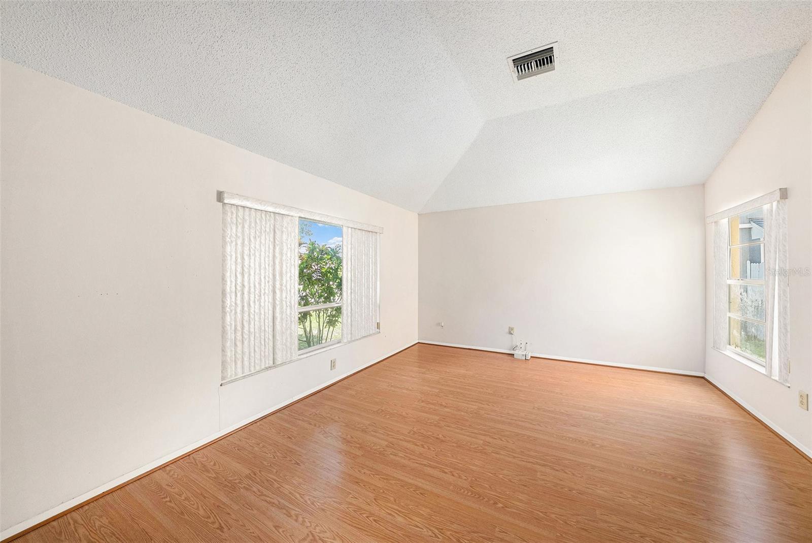 7112 HOLLOWELL DRIVE