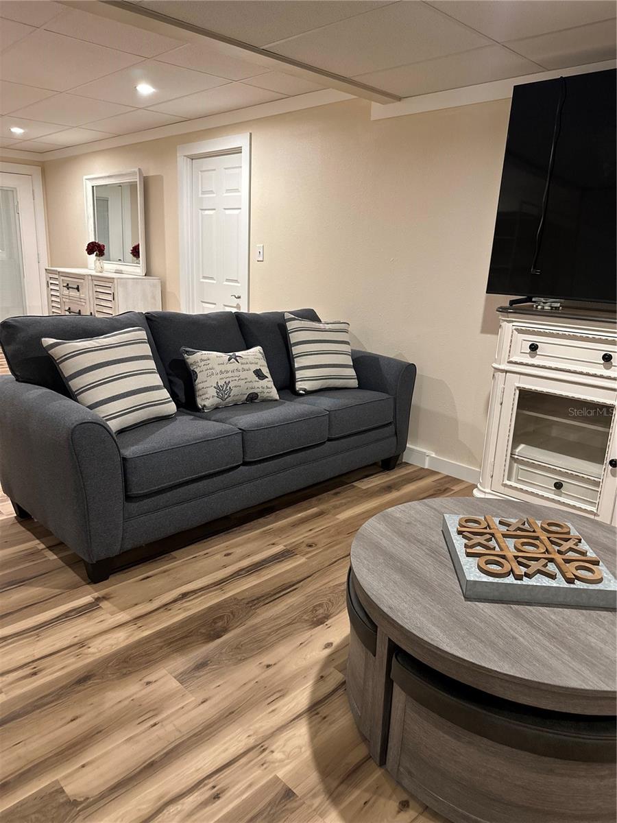 THE LAKES - Residential