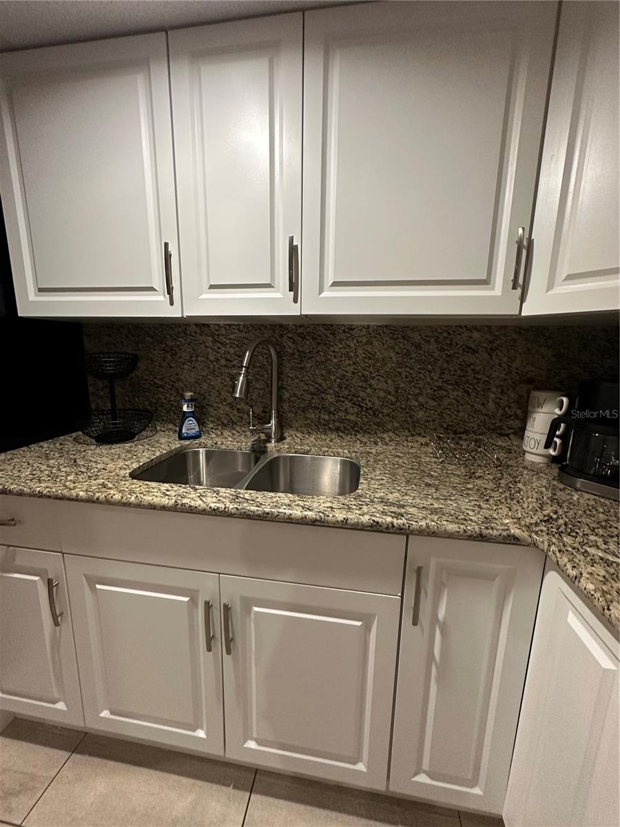 THE LAKES - Residential