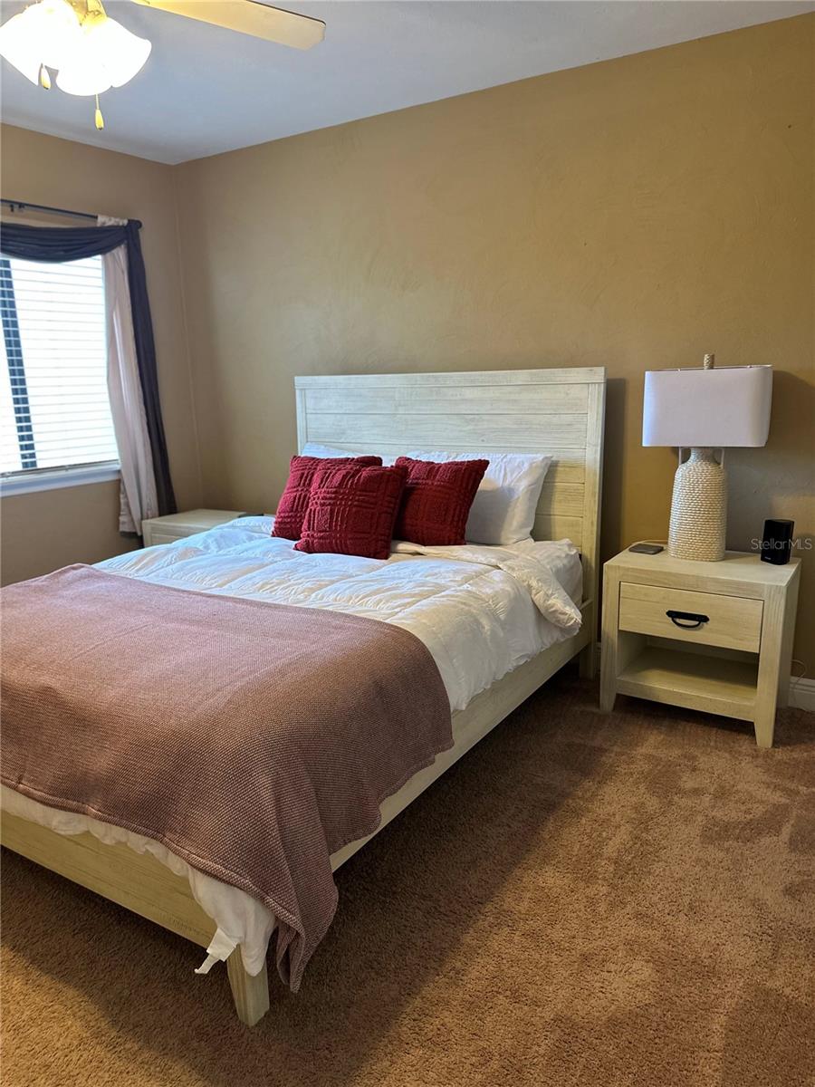 THE LAKES - Residential