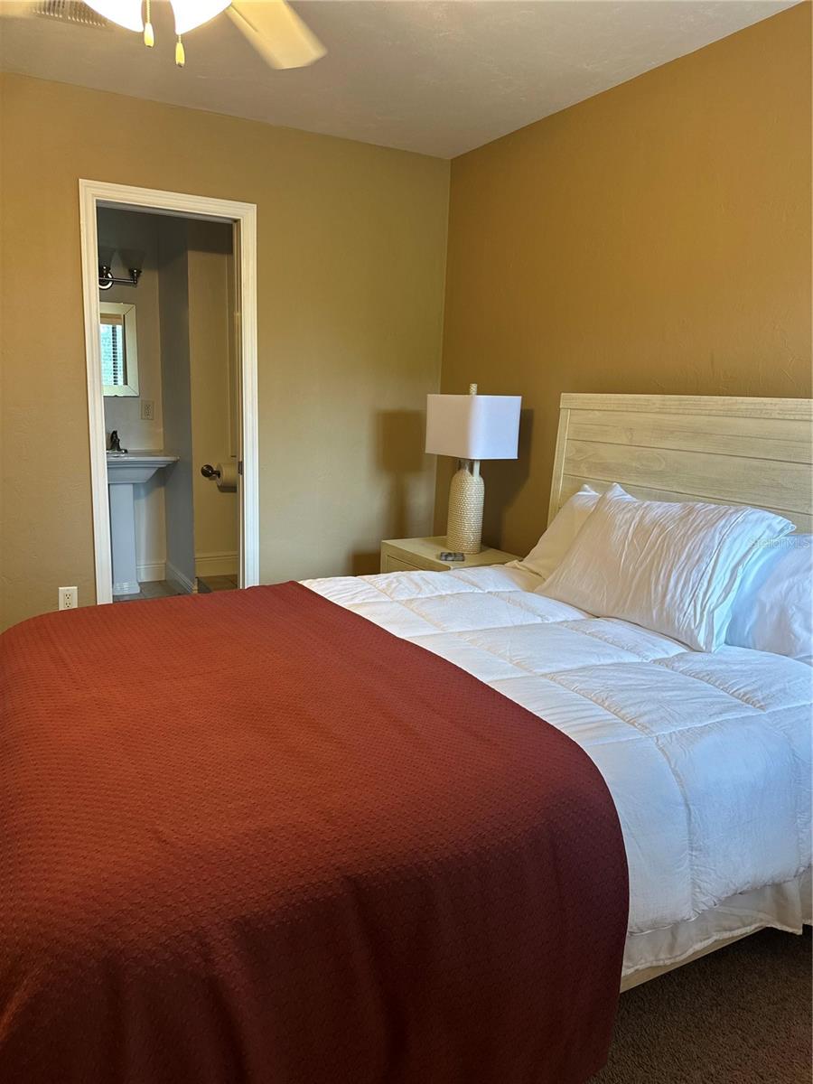 THE LAKES - Residential