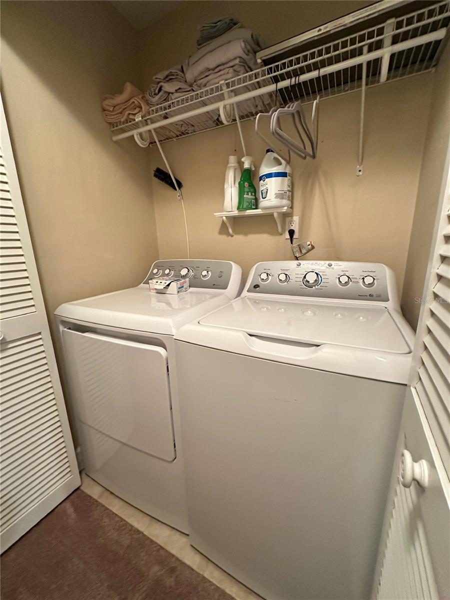 THE LAKES - Residential