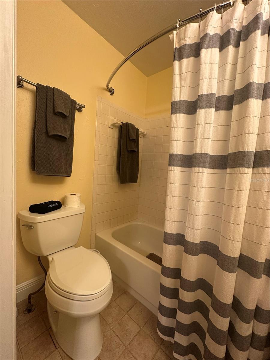 THE LAKES - Residential