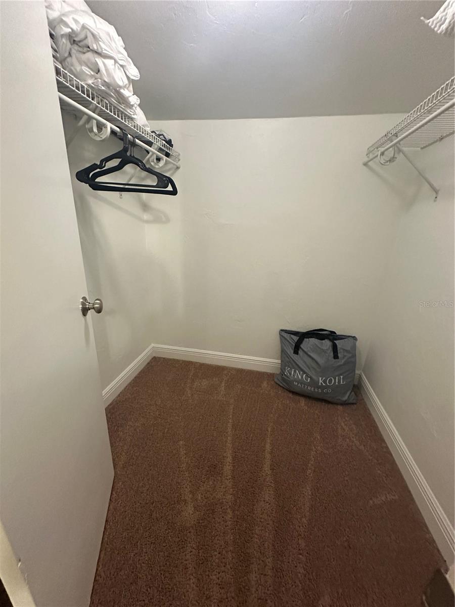 THE LAKES - Residential