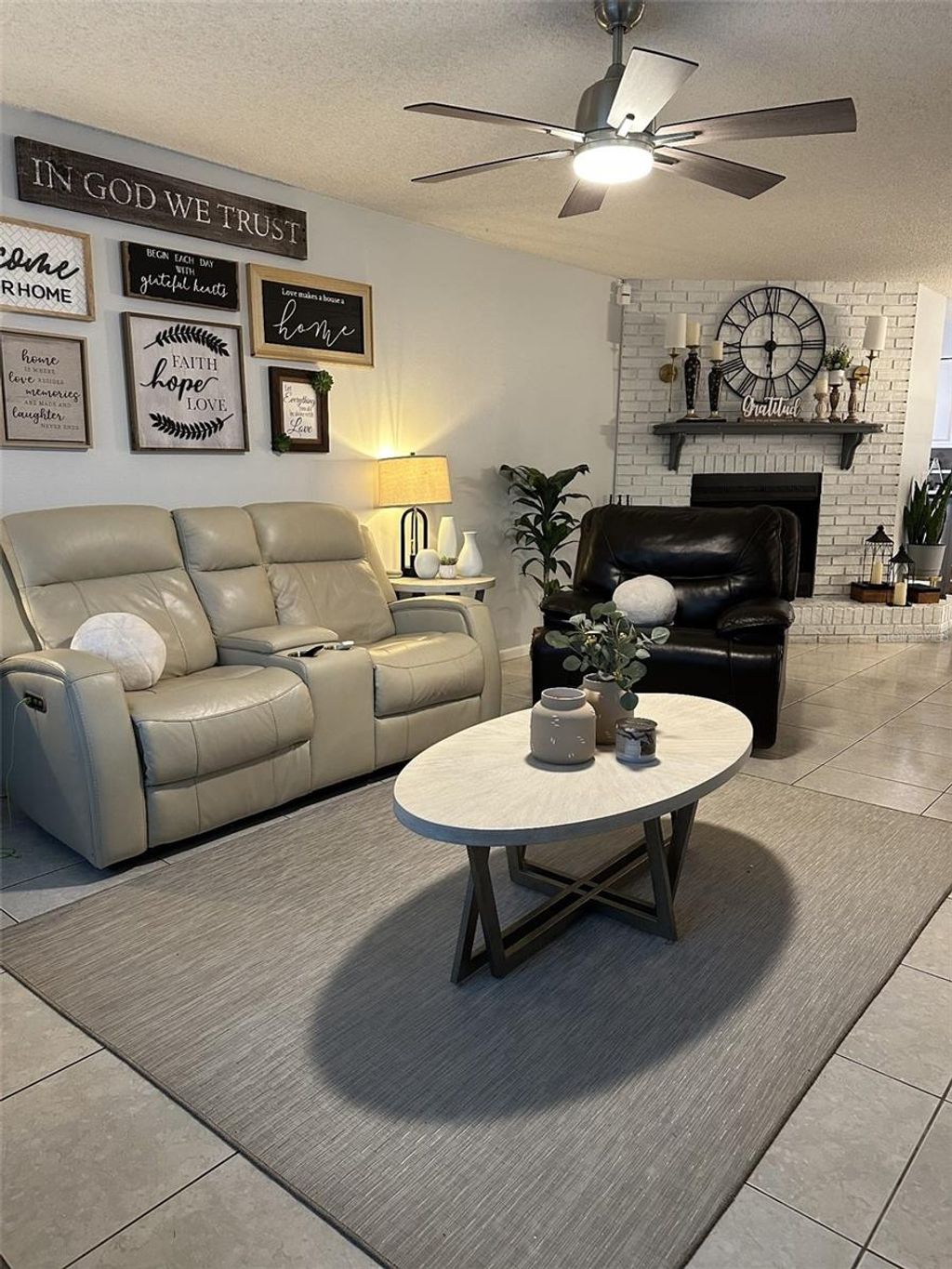 Photo of 2338 Ridgeview Drive, Lakeland, FL 33810 (MLS # TB8466017)