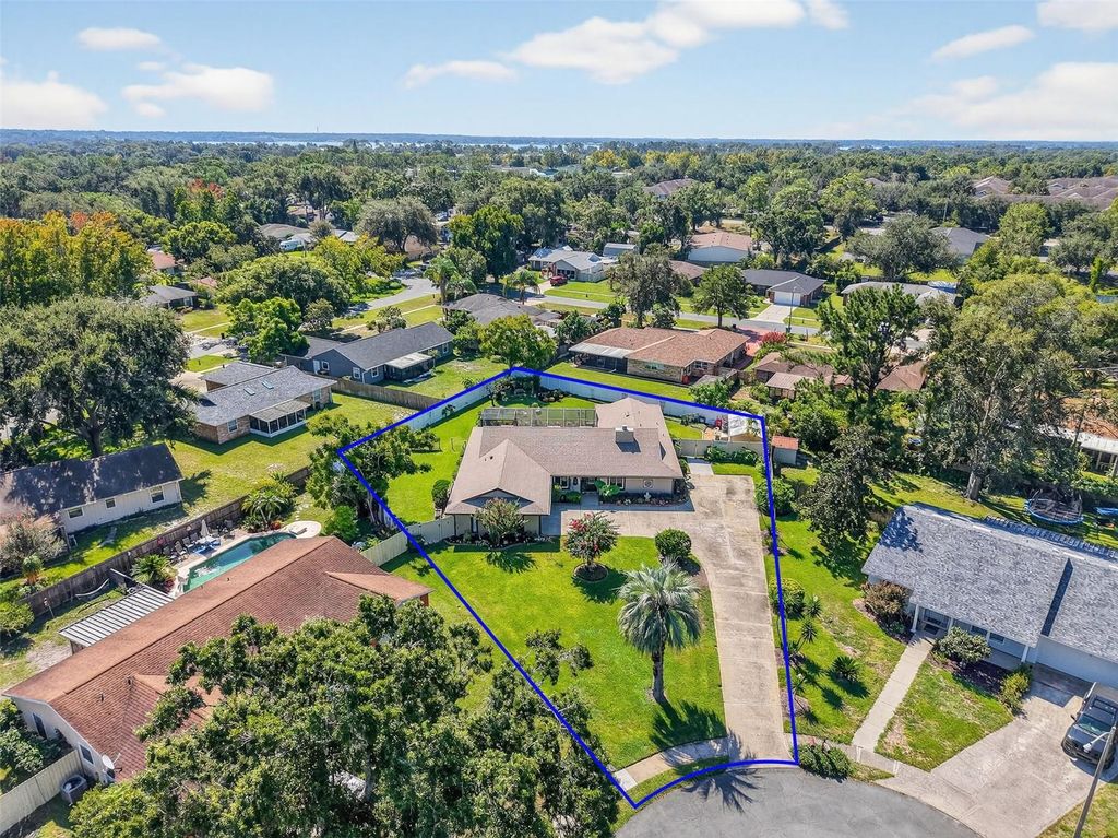 Photo of 2100 Durham Court, Mount Dora, FL 32757 (MLS # G5103235)