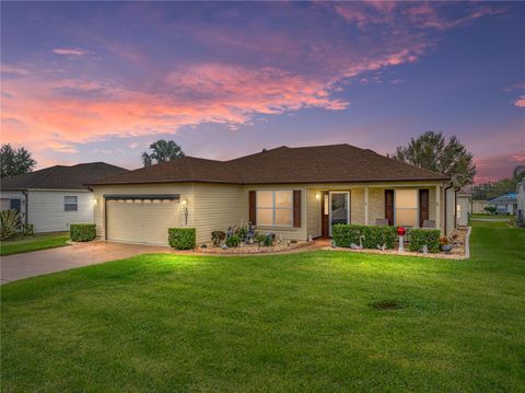 A home in LAKELAND