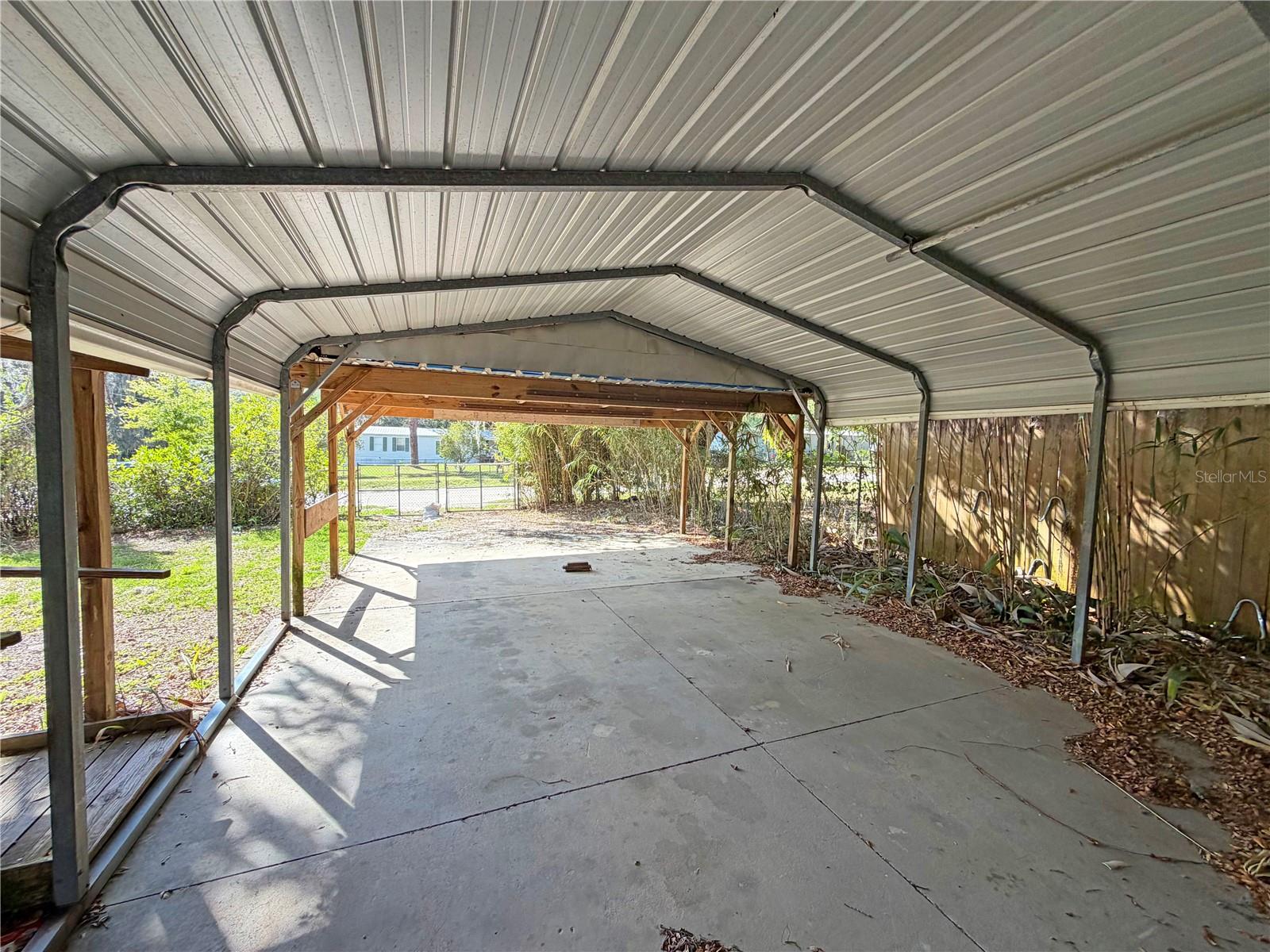 LAK-A-WANA LAKE GARDENS - Residential