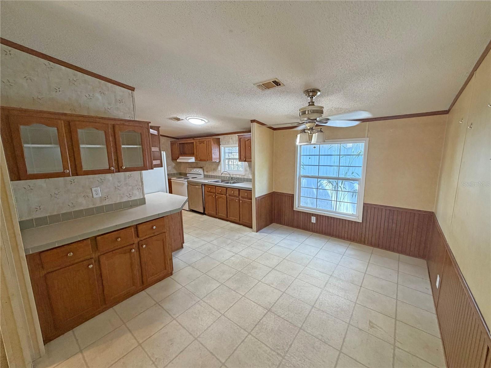 LAK-A-WANA LAKE GARDENS - Residential