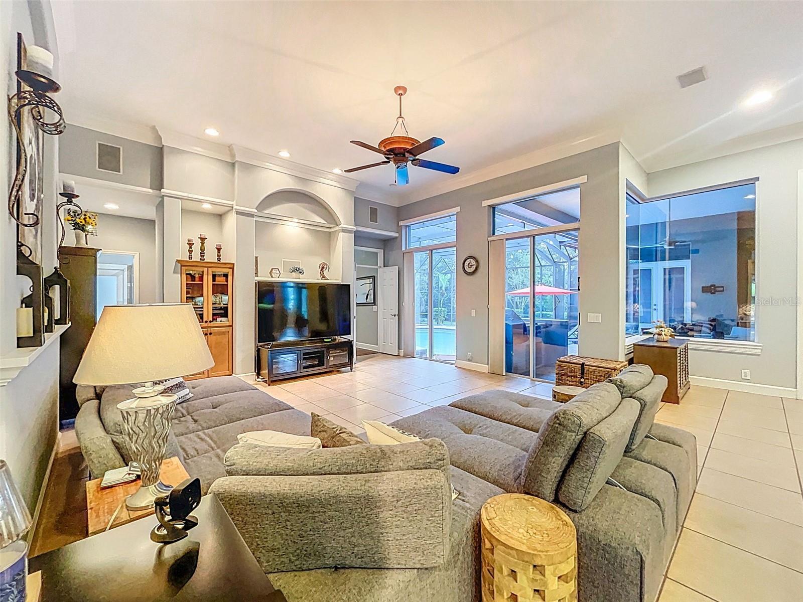 FARMCREST ACRES - Residential