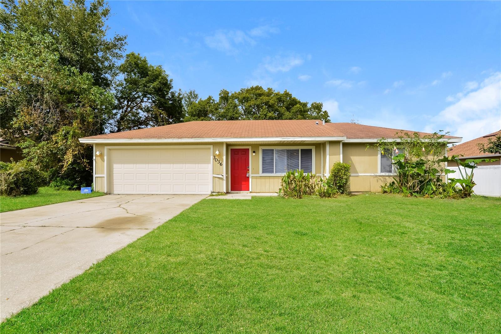 Welcome to this beautiful 3-bedroom, 2-bathroom single-family home located in a peaceful Deltona neighborhood. This residence combines modern style with everyday comfort, offering a bright, open layout perfect for both entertaining and relaxing.
The spacious kitchen seamlessly connects to the living and dining areas, creating the ideal setting for family gatherings or quiet evenings at home. The master suite is a serene retreat, featuring a private ensuite bathroom and a generous walk-in closet.
Enjoy the convenience of a double garage, providing plenty of space for multiple vehicles or additional storage. Large windows allow natural light to fill every corner, highlighting the home’s refined finishes and inviting atmosphere.
Situated just minutes from restaurants, shopping, and major highways, this home offers the perfect balance of comfort and convenience. Don’t miss your opportunity to make this exceptional property yours—schedule your showing today!
