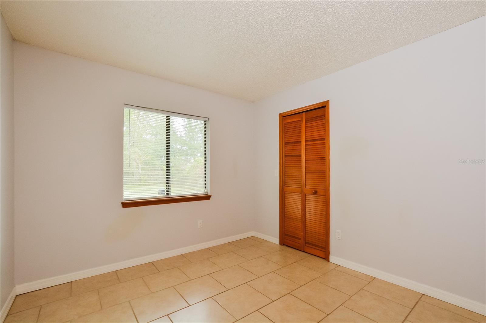 DELTONA LAKES UNIT 32 - Residential