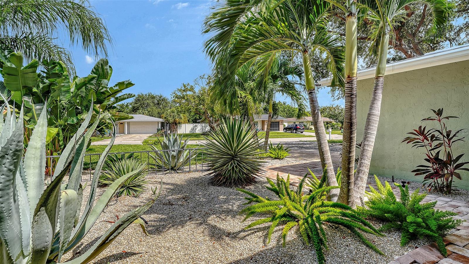 2510 BISPHAM ROAD, SARASOTA, FL, 34231 4 2510 BISPHAM ROAD