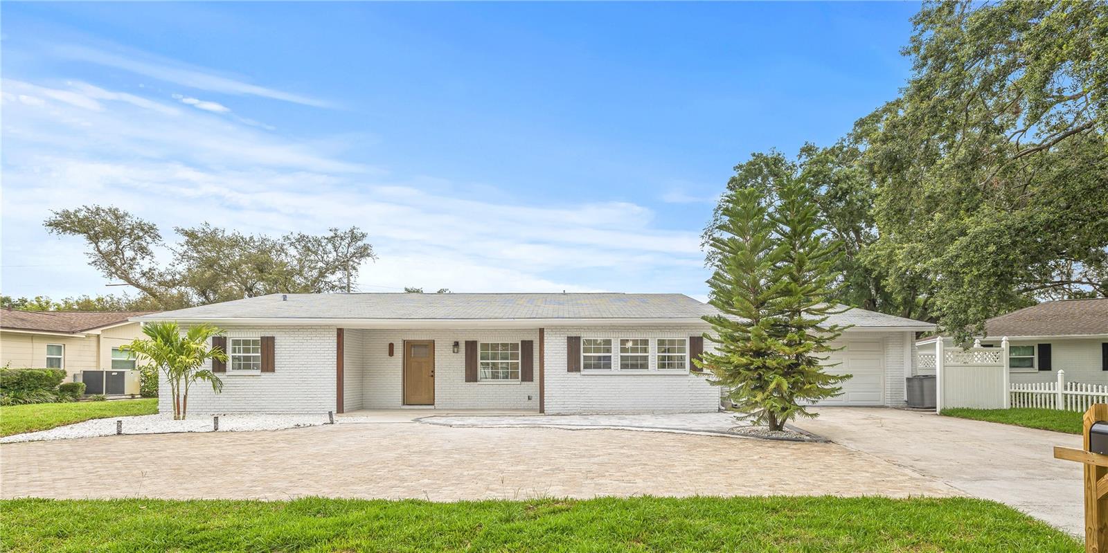 2554 LAKE ELLEN CIRCLE