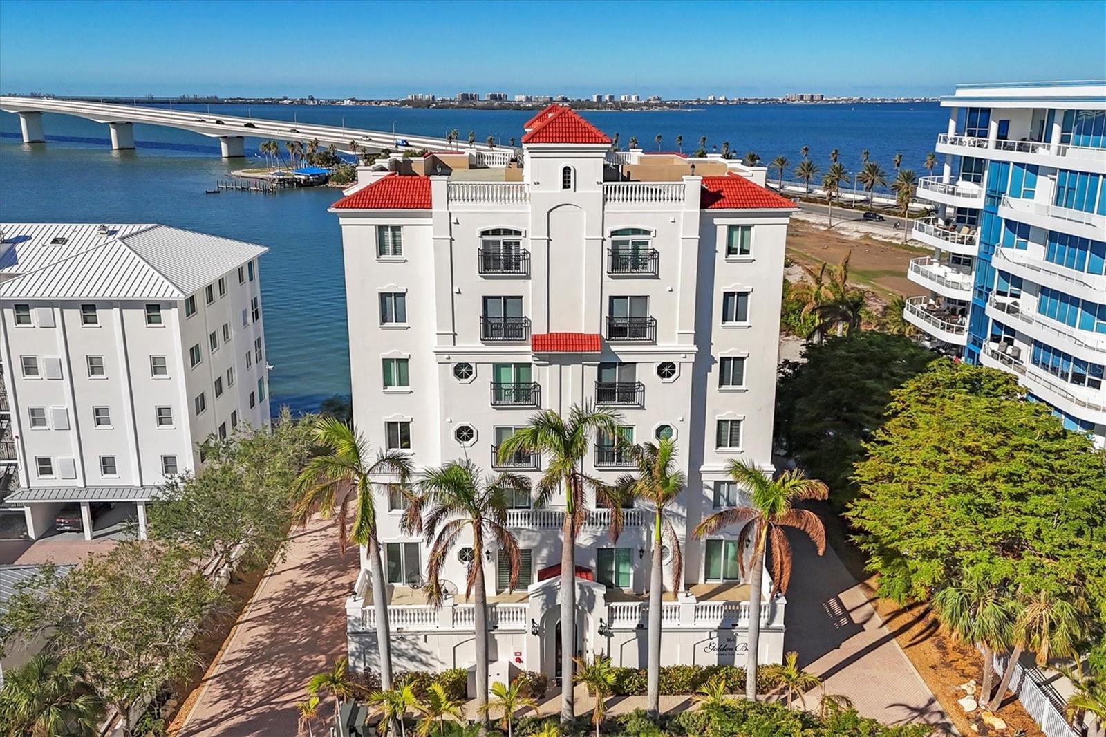 GOLDEN GATE POINT - Residential