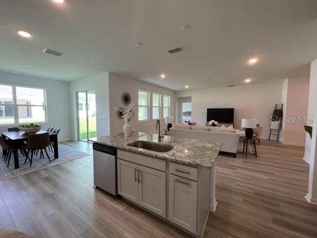 ADDISON LANDING - Residential