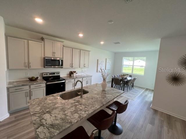 ADDISON LANDING - Residential