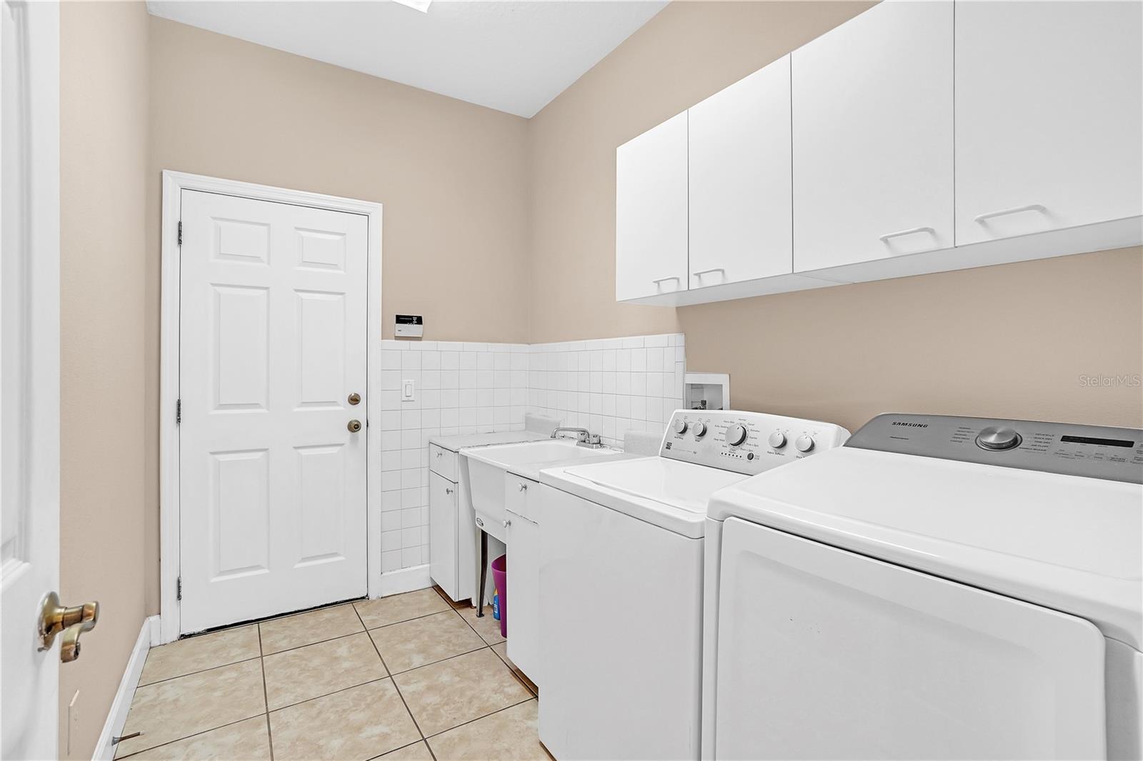 BARRINGTON ESTATES - Residential