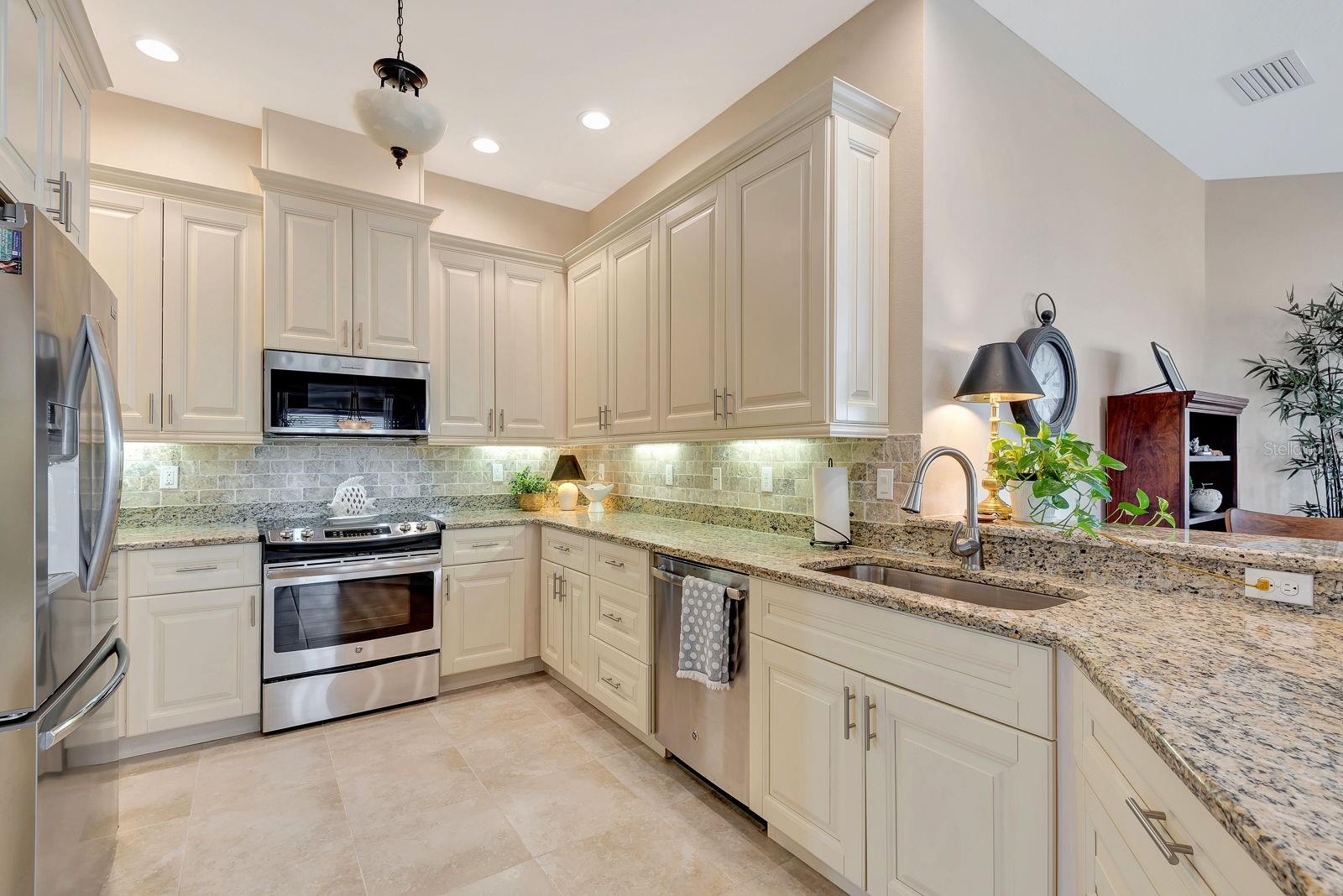 PALMA SOLA BAY CLUB PH 6 - Residential