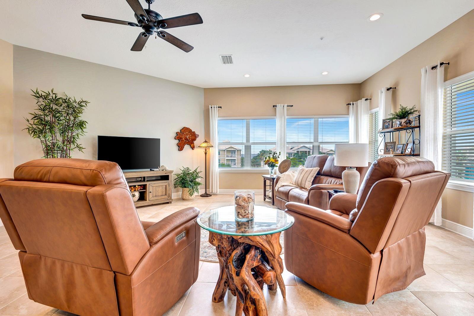 PALMA SOLA BAY CLUB PH 6 - Residential