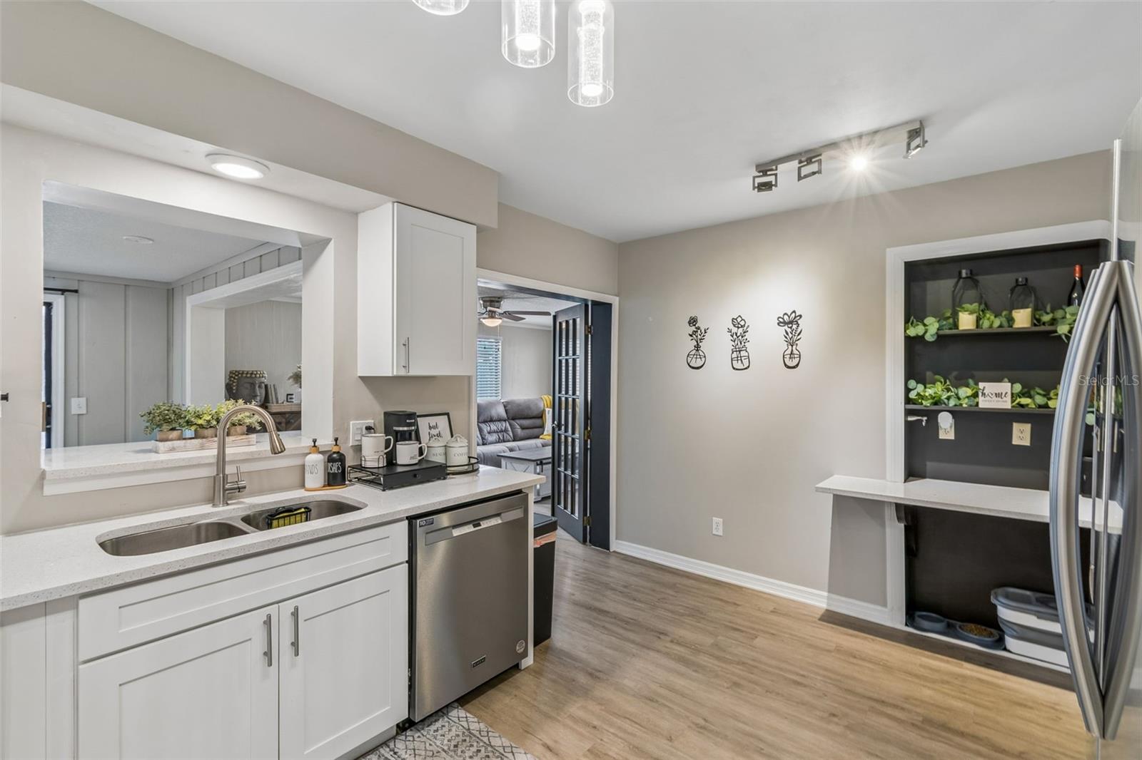 GARDEN GROVE - Residential