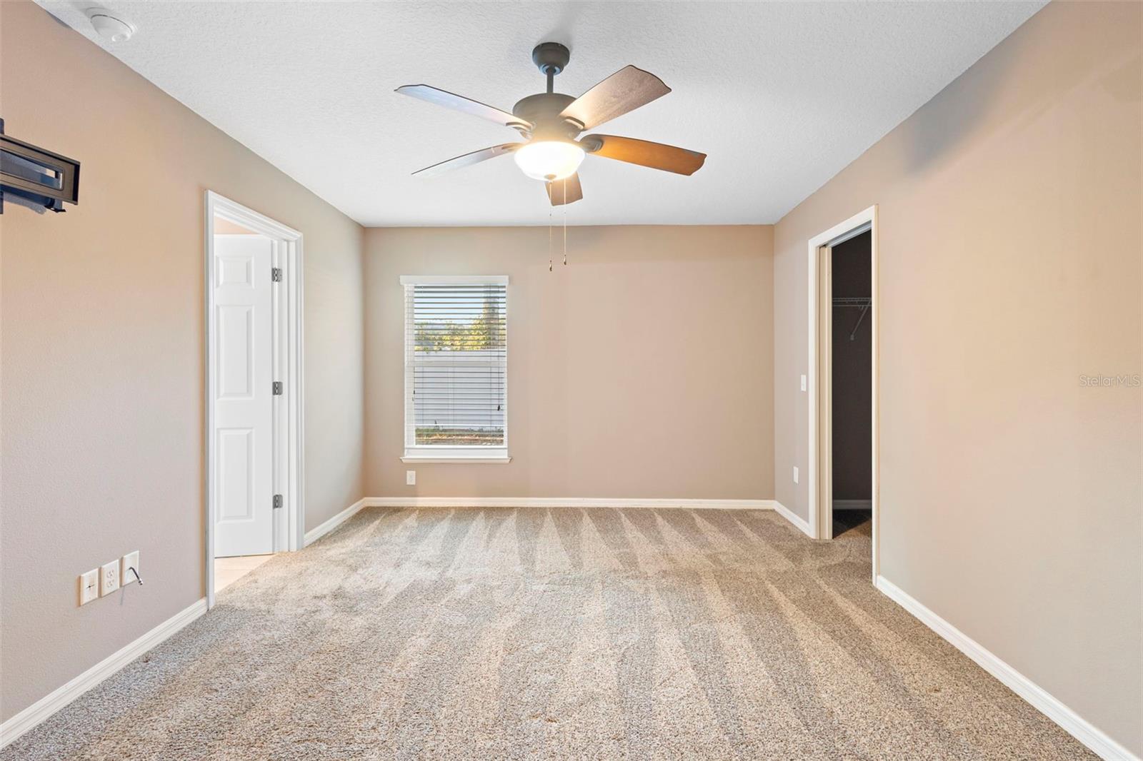 LEESBURG NORMANDY WOOD - Residential