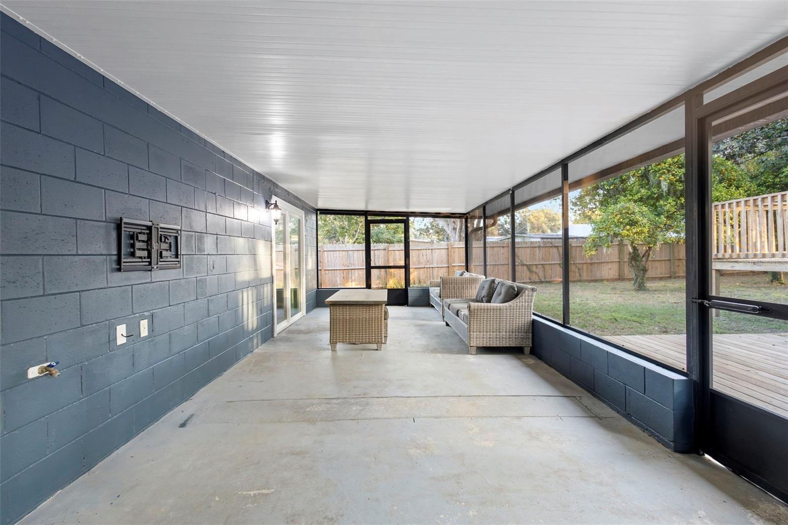 LEESBURG NORMANDY WOOD - Residential