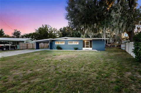 Photo of 1505 Floradel Avenue, Leesburg, FL 34748 (MLS # O6363277)