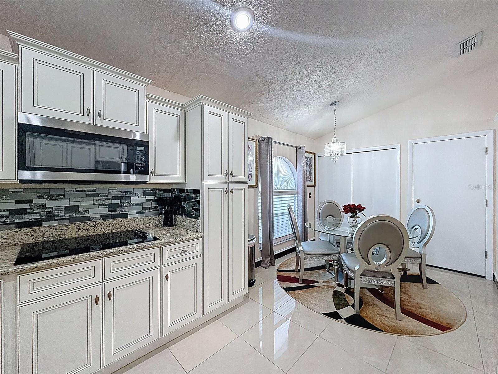 HAMPTON ESTATES - Residential