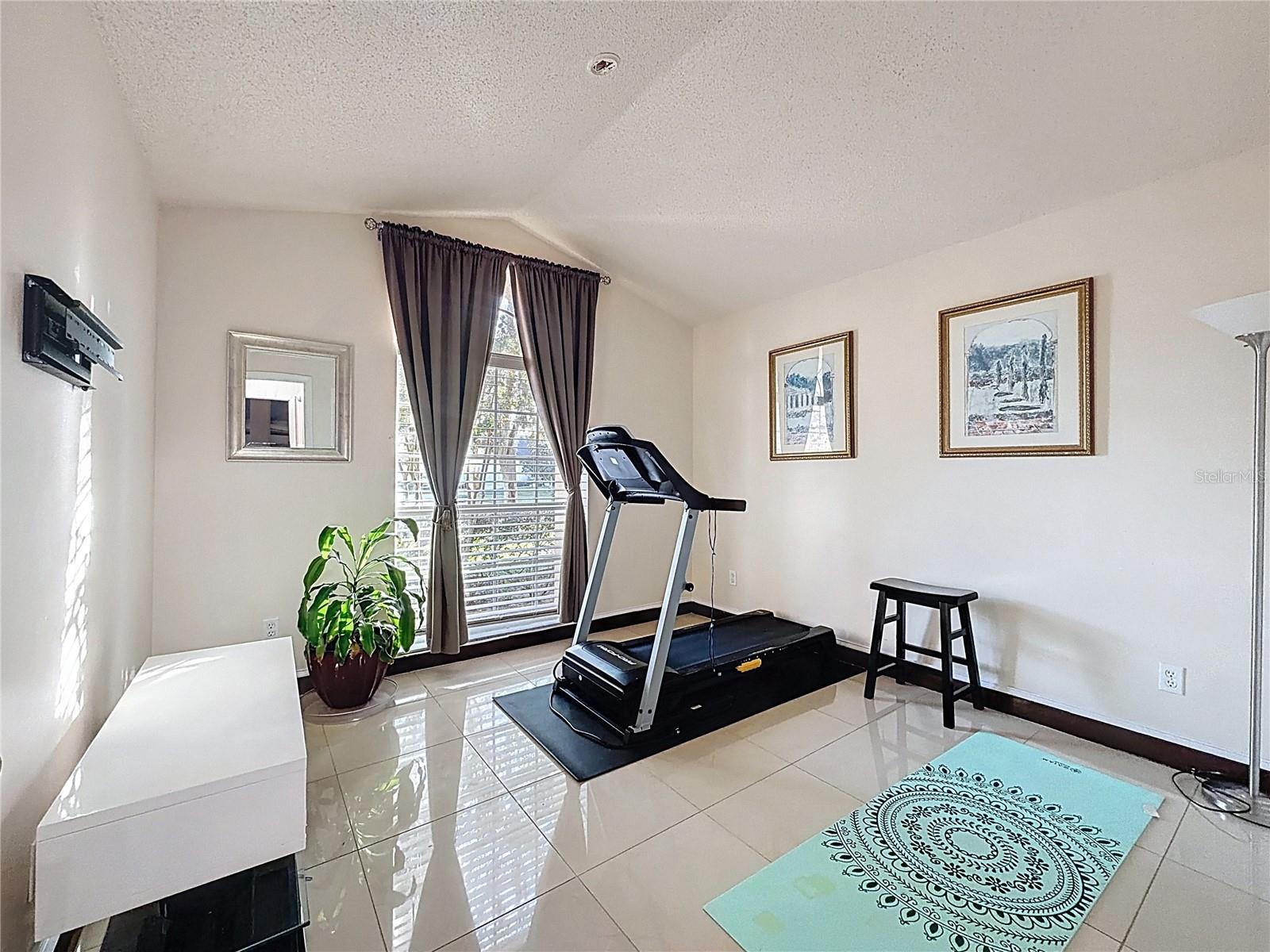 HAMPTON ESTATES - Residential